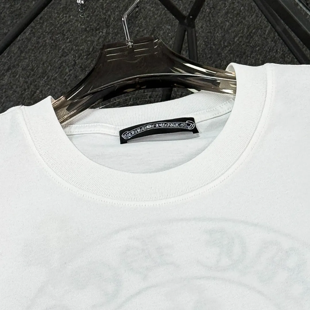 P180 🔥🔥Chrome Hearts 25 high version. The fabric is made of 300g high-density pure cotton. It does not deform or shrink. It has three labels. It is the same style for men and women. Technology: leather embroidery. Color: white black. SIZE: S-XL